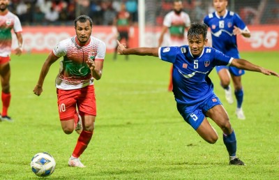 ޗެމްޕިއަން ރާއްޖެ ބަލިކޮށް، ނޭޕާލަށް ހުވަފެނީ ފެށުމެއް