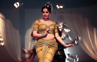 ބޮލީވުޑުން "ތަލައިވީ" އަށް ތައުރީފު ނުކުރުމުން ކަންގަނާ ރަތަށް