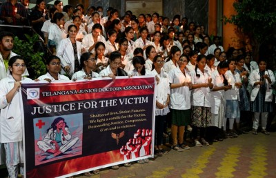 ސިއްހީ ހިދުމަތްތެރިންގެ ރައްކާތެރިކަން ބަލަން ޓާސްކް ފޯހެއް ހަދަން އިންޑިއާގެ ސުޕްރީމް ކޯޓުން އަމުރުކޮށްފި