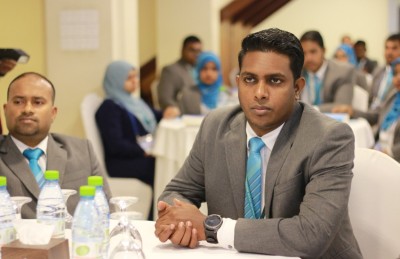 ޑިވެލޮޕްމެންޓް ބޭންކުގެ ބޯޑަށް ދިވެއްސަކާއި ބޭރުގެ ދެ މީހުން