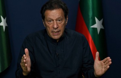 ޖަލުގައި ހުރި އިމްރާން އޮކްސްފަޑް ޔުނިވަސިޓީގެ ޗާންސެލަރު ކަމަށް ކުރިމަތިލައްވަނީ