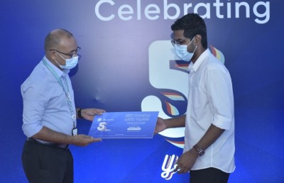 އެމްޑަބްލިއުއެސްސީ ޝޯރޫމުގެ ލޯޔަލް ކަސްޓަމަރުންނަށް އެއްލައްކަ ރުފިޔާގެ ވައުޗަރެއް