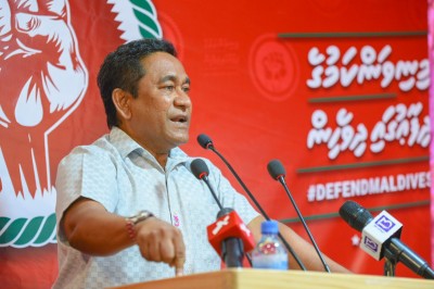 ނިކުމެ މިހުރީ އަވަށްޓެރި ޤައުމަކަށް ޖިޒީދޭކަށް ނޫން، ނިކުމެ މިހުރީ ދިވެހީންގެ ހައްޤުގައި: ރައީސް ޔާމީން