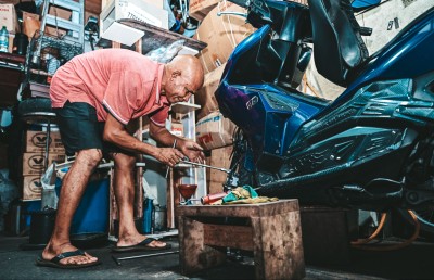 ހަމަ އެއްވެސް ފޫހިކަމެއް ނެތި ރޫޅާލަ ރޫޅާލާ