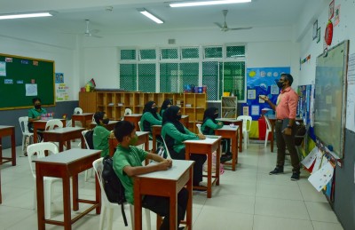 ދޭންވީ އަގުބޮޑެތި ހަދިޔާއެއް ނޫން، އިހުތިރާމް!