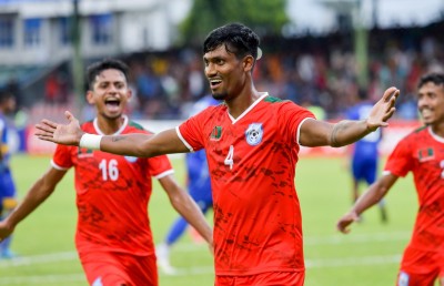 ބާރުބާރަށް ކުރިއަށްދިޔަ އިންޑިއާގެ ފުޓްބޯޅަ މިހާރު މަޑުޖެހިއްޖެ: އޮސްކާ