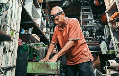 ހަމަ އެއްވެސް ފޫހިކަމެއް ނެތި ރޫޅާލަ ރޫޅާލާ