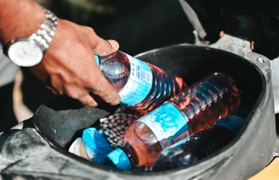 މަޓޭ ޕެޓްރޯލް ބަހާ ވާހަކަ އަކީ ކޮމެޑީއެއް ނޫން