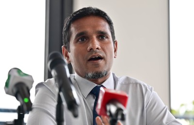 މިއީ ލޯމަރާލާފައި ހަރަދު ކުޑަކުރަންވީ ވަގުތު: ޑިމޮކްރެޓްސް