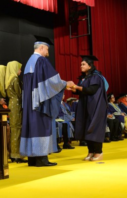 ރިޝްވީނާ: ނަރުހެއްގެ ގޮތުގައި ޕޮލިހަށް ވަދެ ފުރަތަމަ އަންހެން ޕީއެޗްޑީ