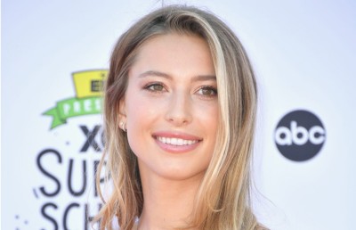 ސްޓީވް ޖޮބްސްގެ ހަގު ދަރިފުޅު މޮޑެލްއެއްގެ ގޮތުގައި