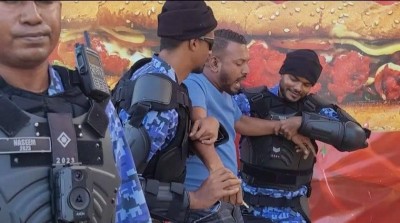 މުޒާހަރާ ނުފަށަނީސް ޑެޕިއުޓީ މޭޔަރު ނަރީޝް ހައްޔަރުކޮށްފި