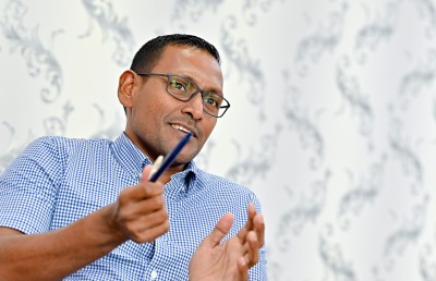 ޕީޖީ ޝަމީމަށް މުވައްޒަފުންގެ ފަރާތުން ރަތްދޫލައިގެ ވަދާއުއެއް