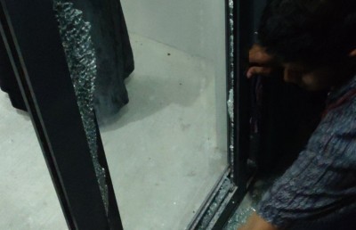 ހިޔާގެ ބައެއް ފްލެޓްތަކުގެ ބިއްލޫރިގަނޑުގައި ރެނދުލައި ތަޅައިގެން ހިނގައްޖެ