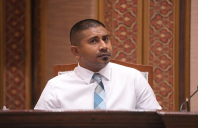 ގައުމީ ޓީމު ފުޓްސަލް ކުޅޭނެ ދަނޑެއް ނެތިގެން ގެއަށް ދާކަށް ނުޖެހޭނެ: މަހުލޫފް