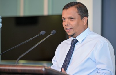 ރައްޔިތުންނަށް ބުރަ އުފުލަން ނުޖެހޭ ގޮތަށް ޑޮލަރު ރިޒާވް އިތުރު ކުރާނަން: މިނިސްޓަރު