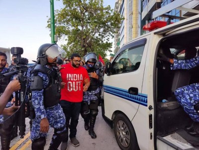 އިދިކޮޅު މުޒާހަރާ: މެންބަރު ސައީދާއި ޣައްސާން ހައްޔަރުކޮށްފި