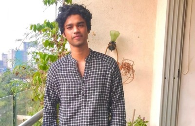 ވައިއާރްއެފްގެ ފުރަތަމަ ވެބް ސީރީޒް އިރުފާންގެ ދަރިފުޅަށް