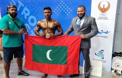 ވޯލްޑް ބޮޑީބިލްޑިން ޗެމްޕިއަންޝިޕުން ރާއްޖޭގެ އަޒްނީން ލޯ މެޑަލް ހޯދައިފި