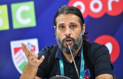 ބޭރުގެ ލީގުތަކުގައި ކުޅޭ ކުޅުންތެރިން ތިބިނަމަ އަހަރެމެން މާ ވަރުގަދަ ވާނެ: ނޭޕާލް ކޯޗު