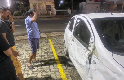 ލަންކާގައި ހައިތަމްގެ ކާރު އެކްސިޑެންޓެންޓުވި ފަހުން ރޯވެއްޖެ؛ ތުހުމަތުކުރަނީ ގޮއްވާލީ ކަމަށް