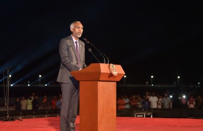 ރައީސަށް ކީރިތިކުރެއްވުނީ ބުރިޖު ހުޅުވުމުން ކެންސަލުކުރަން ޔާމީން އެންގެވުމުން!