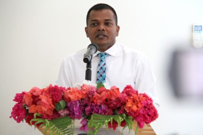 އާމިންދައްތަ މިނިވަންކުރަން ގޮވާލާ ޕެޓިޝަނުގައި މޭޔަރު ނިޒާރު ސޮއިކުރައްވައިފި