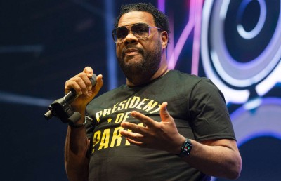 ފެޓްމަން ސްކޫޕް މިއުޒިކް ޝޯއެއް ދެނިކޮށް ހޭނެތިގެން ވެއްޓި މަރުވެއްޖެ