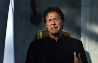 ޕެންޑޯރާ ޕޭޕާސް: ޕާކިސްތާން މީހުންގެ މައްސަލަ ބަލާނެ ކަމަށް އިމްރާން ޚާން ވިދާޅުވެއްޖެ