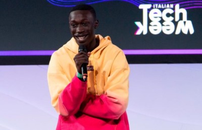 ބަހެއް ނުބުނެ ޓިކްޓޮކްގެ އެންމެ މަޝްހޫރު މީހާއަށް