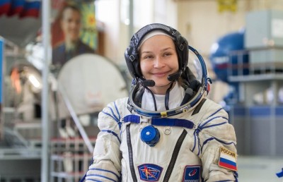 ކްރޫޒަށް ލިބެން އޮތް ޝަރަފެއް ރަޝިއާގެ ބަތަލާއަކު ގެއްލުވާލައިފި