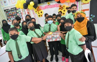 ސިއްހީ ހިދުމަތްތެރިންނޭ އެއްގޮތަށް ޓީޗަރުންގެ ރޯލު ފާހަގަކުރުމަކީ ޒިންމާއެއް: މިނިސްޓަރު