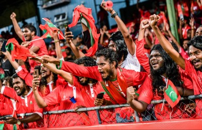 ދިވެހި ސަޕޯޓަރުން އަހަރެން އަޖައިބުކޮށްލައިފި: ނަމާލް