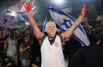 ރަހީނުންގެ މަރާ އެކު ބޭރާއި އެތެރެއިން ނަތަންޔާހޫ އަށް ޕްރެޝަރު ބޮޑުވެއްޖެ