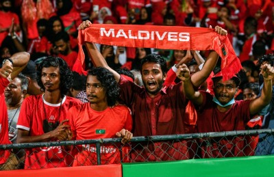 ރާއްޖޭގެ މެޗުތައް ބަލަން އުރީދޫން ކާނިވާ ސަރަހައްދުގައި ބޮޑު ސްކްރީނެއް