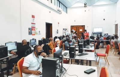 އެޗްއީއޯސީގައި މަސައްކަތް ކުރާ ވޮލަންޓިއަރުންގެ ދަފްތަރެއް އެކުލަވައިލަނީ