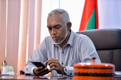 ހިޔާ ފްލެޓުގެ ކޮންކްރީޓް ޝީޓް ކެނޑުން ހުއްޓުވަން ޖެހޭ: މުއިއްޒު