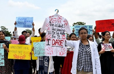 އިންޑިއާގައި ޑޮކްޓަރަކު ރޭޕްކޮށް މަރާލި ސްޓޭޓްގައި ރޭޕްގެ ކުށަށް މަރުގެ އަދަބު ދޭން ގާނޫނެއް