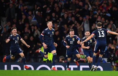 ގްރީލިޝް އެންމެ ފަހުން ގައުމީ ޓީމަށް ލަނޑެއް ޖަހައިފި