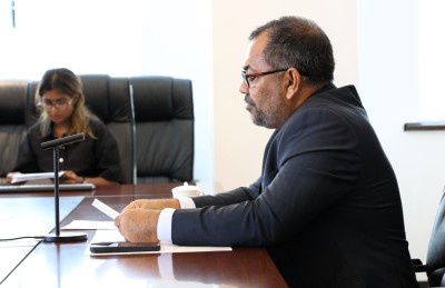 ފޮރިން މިނިސްޓަރު ޒަމީރު ރަސްމީ ދަތުރެއްގައި ޔޫއޭއީ އަށް