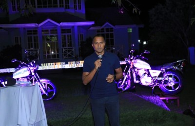 އައްޑޫގައި އުޅޭ ފުލުހުންގެ ބޭނުންތަކަށް ލިޓަސް އިން ހަ ސައިކަލެއް ހަދިޔާކޮށްފި