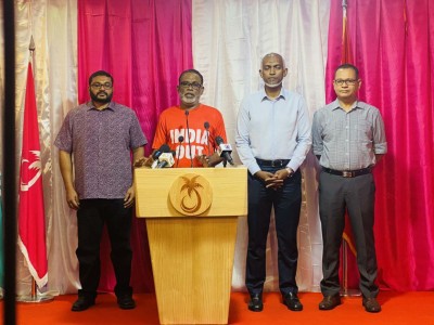 އިންޑިއާ އައުޓް ހަރަކާތާ ދެކޮޅަށް ރައީސް ނެރުއްވި ޤަރާރު ބާތިލް ކުރަން ކޯޓަށް ދަނީ