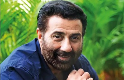 ސަނީގެ އާ ފިލްމުގެ ވާހަކަ އޮތީ ކުރީގެ ތަރި ގުރޫ ދަތަށް ބިނާކޮށްފައި