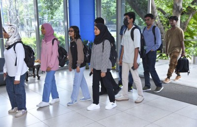 ރާއްޖޭގެ ހަ ސްކޫލެއްގެ 16 ކުދިން އިއާދަކުރަނިވި ހަކަތައިގެ ތަޖުރިބާ ދަތުރެއްގައި އިންޑިއާ އަށް