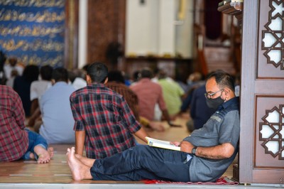 ދެން ރޯދަމަހެއް ނައިސްދާނެ!