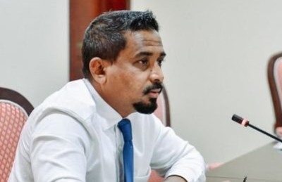 މިއުޅެނީ އިއްޒަތާއި ވީއައިޕީ ނުލިބިގެންނެއް ނޫން: އިކްރާމް