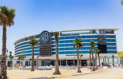 ވޯނާ ބްރޮސްގެ ފުރަތަމަ ޓޫރިސްޓް ހޮޓާ ޔޫއޭއީގައި ހުޅުވަން ތައްޔާރު