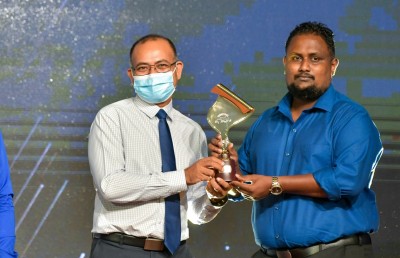 ނޫސްވެރިކަމުގެ ގިނަ އެވޯޑުތައް ސަންގަށް