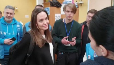 ޔޫކްރެއިންގެ ލިވީވްއަށް އެންޖެލީނާ ޖޯލީގެ ކުއްލި ދަތުުރެއް