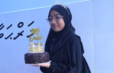 މި ދެމަފިރިންގެ ހުރިހާ ދަރިން ހާފިޒުންނަށް